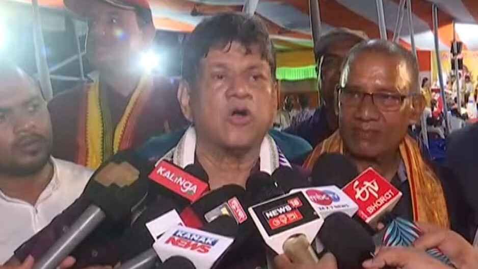 ବିଜେଡି ଉପରେ ବର୍ଷିଲେ : ସୌମ୍ୟ କହିଲେ- ଯାହାର ଦେଖା ମିଳୁ ନଥିଲା, ସେ ଏବେ ନିନ୍ଦୁକ ସାଜିଛନ୍ତି