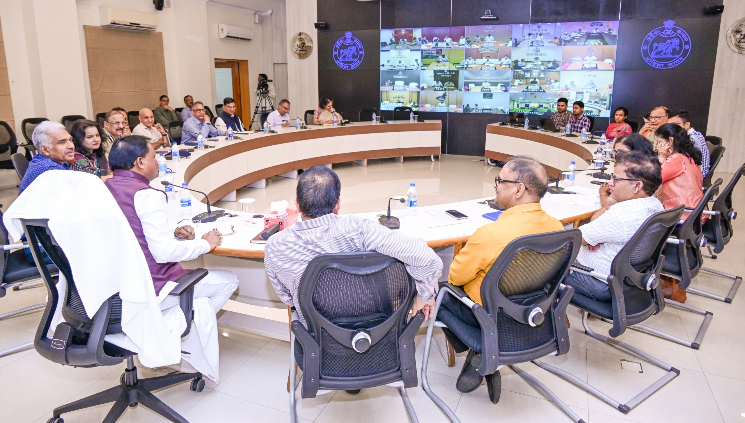 ବାତ୍ୟା ‘ଦାନା’ ଲାଣ୍ଡଫଲ୍ ପୂର୍ବରୁ ସମସ୍ତ ପ୍ରସ୍ତୁତିର ସମୀକ୍ଷା କରିଛନ୍ତି ମୁଖ୍ୟମନ୍ତ୍ରୀ ମୋହନ ମାଝୀ