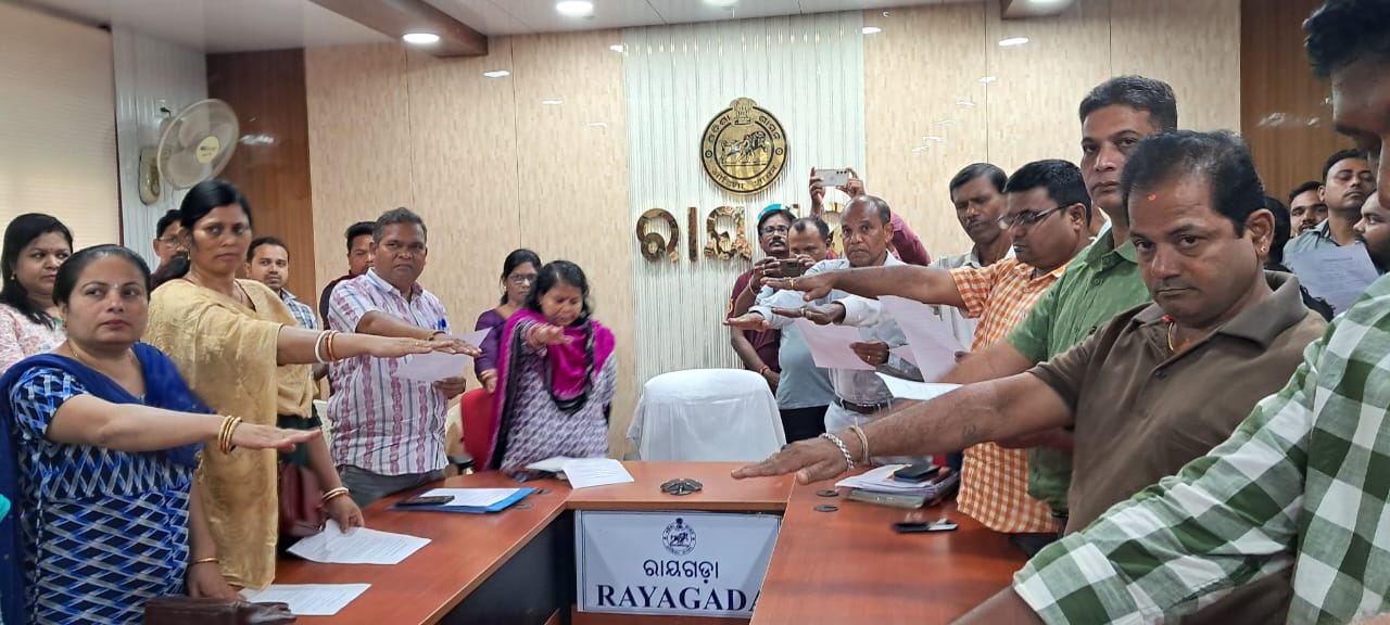 ଦୁର୍ନୀତି ନିବାରଣ ସଚେତନତା ସପ୍ତାହ ପାଳନ ଉପଲକ୍ଷେ ଶପଥ ପାଠ କରାଇଲେ ମାନ୍ୟବର ମୁଖ୍ୟମନ୍ତ୍ରୀ