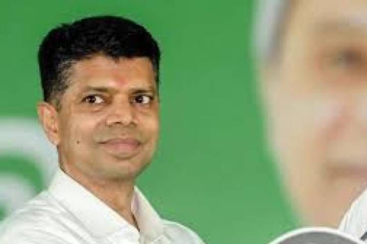 ଦଳ ଭାଙ୍ଗିବାକୁ ପାଣ୍ଡିଆନ ଙ୍କ ଷଡଯନ୍ତ୍ର କି?    ପୁଣି ବିଜେଡ଼ିର ନେତୃତ୍ୱ ନେବେ ଭିକେ ପାଣ୍ଡିଆନ୍‌!