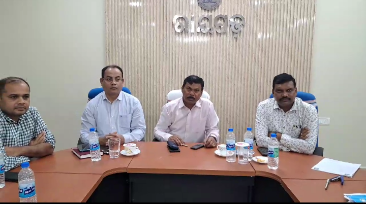 ଅନିର୍ଦ୍ଦିଷ୍ଟ କାଳ ପାଇଁ ଛୁଟିରେ ଗଲେ ୮ ଜିଲ୍ଲାର OAS, ORS ଅଫିସର