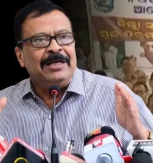 ମନ୍ତ୍ରୀଙ୍କ ନାଲି ଆଖିକୁ ମାନୁନି ଅମଲା ସଙ୍ଘ.14 ଦିନରେ ପହଞ୍ଚିଲା ଆନ୍ଦୋଳନ।