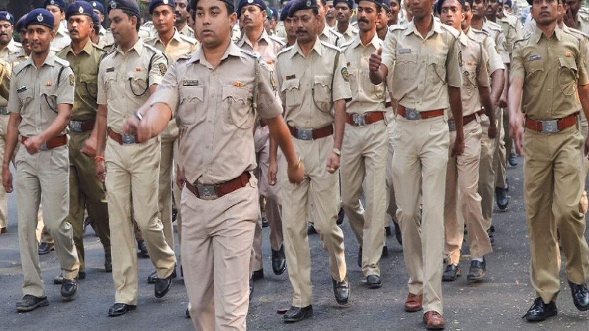 ପୋଲିସ SI ପରୀକ୍ଷାକୁ ସ୍ଥଗିତ:ବଡ଼ ଠକେଇରୁ ବର୍ତ୍ତିଲେ ୧୨୦ ଜଣ ପୋଲିସ SI ପରୀକ୍ଷାର୍ଥୀ