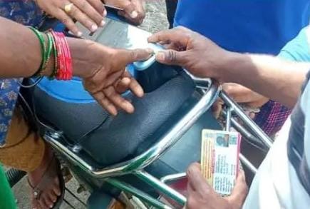 କୋଟିଆ ଲୋକଙ୍କୁ ମାଗଣା ରାସନ ଦେବାକୁ ଆନ୍ଧ୍ର ବାଣ୍ଟିଲା ଡିଜିଟାଲ ରାସନକାର୍ଡ