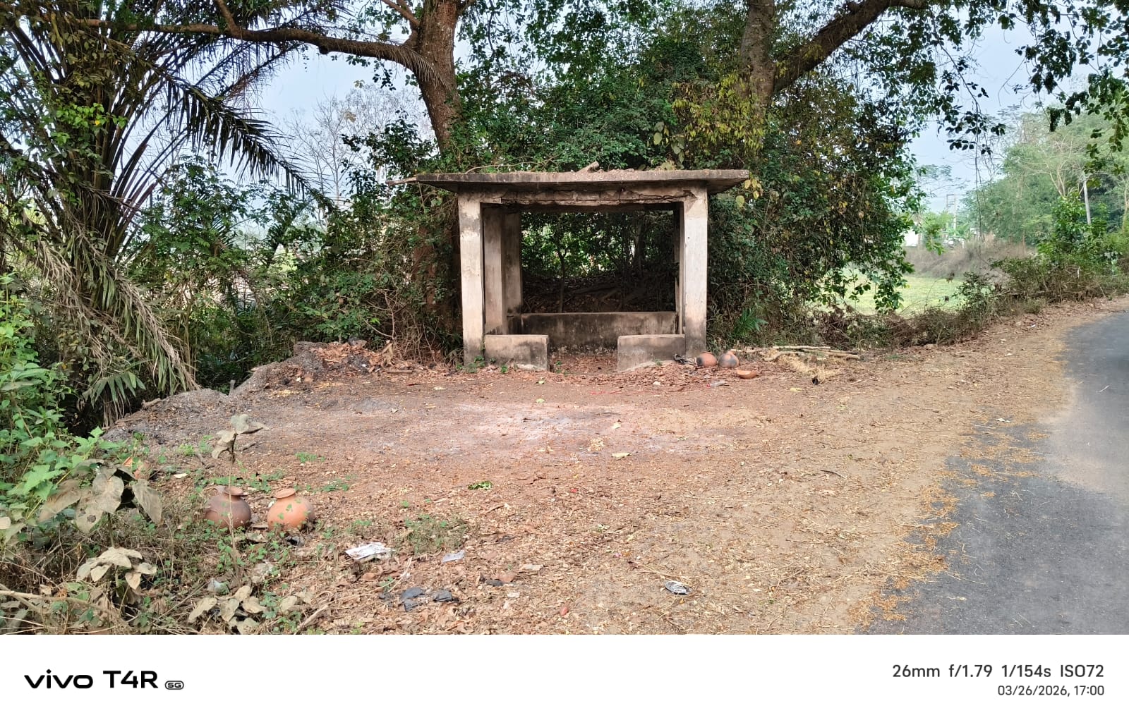 ଜରାଜୀର୍ଣ୍ଣ ଅବସ୍ଥାରେ ନୂଆଁଗଡ଼ ଶ୍ମଶାନ ଗୃହ ।