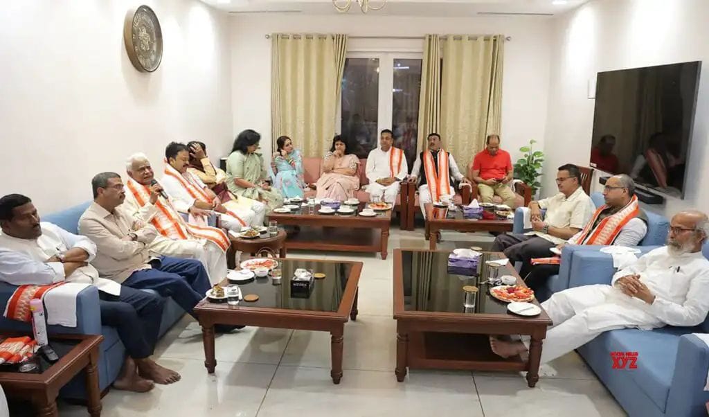 ଧର୍ମେନ୍ଦ୍ର ଓଡ଼ିଶା ଆସିବା ପରେ ଭାଜପା ନେତାଙ୍କ ସହ ବଡ଼ ବୈଠକ କଲେ ମୁଖ୍ୟମନ୍ତ୍ରୀ