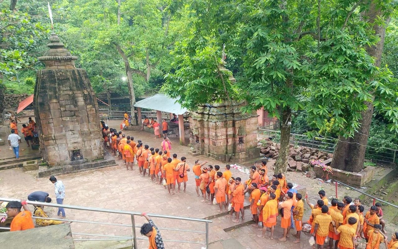 ବିଭିନ୍ନ ଶୈବପୀଠରେ କାଉଡ଼ିଆଙ୍କ ଭିଡ଼