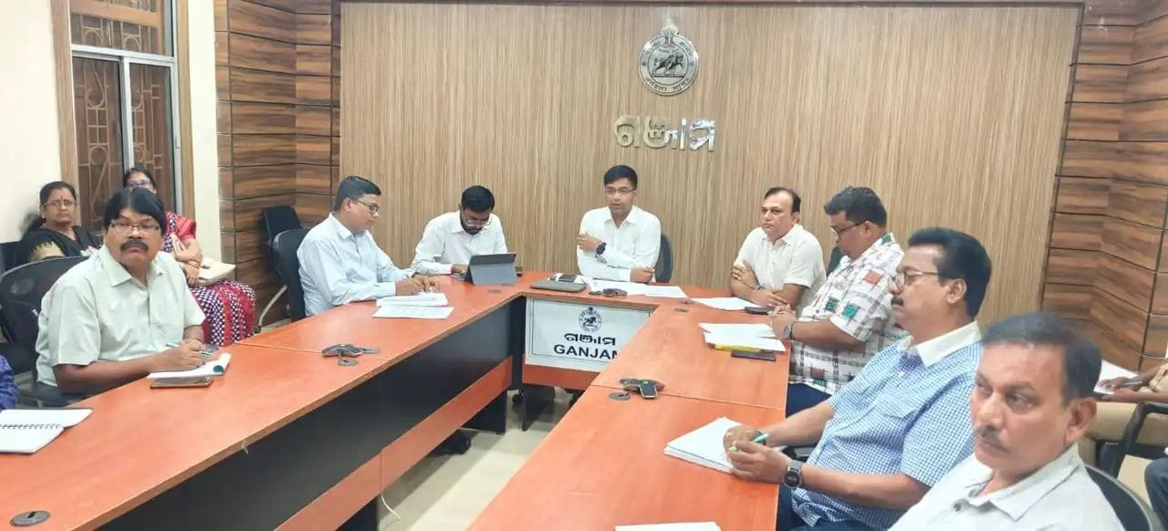 ସମ୍ଭାବ୍ୟ ବାତ୍ୟା ଓ ପ୍ରବଳ ବର୍ଷାକୁ ମୁକାବିଲା ପାଇଁ ସଜାଗ ହୋଇଛି ଗଞ୍ଜାମ ଜିଲ୍ଲା ପ୍ରଶାସନ।