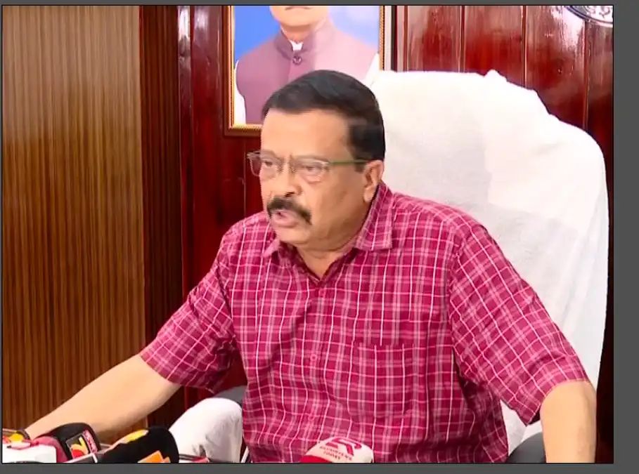 ବନ୍ୟା ବେଳେ ଗ୍ରାଉଣ୍ଡକୁ ଯାଆନ୍ତୁ ନବୀନ: ସୁରେଶ ପୂଜାରୀ